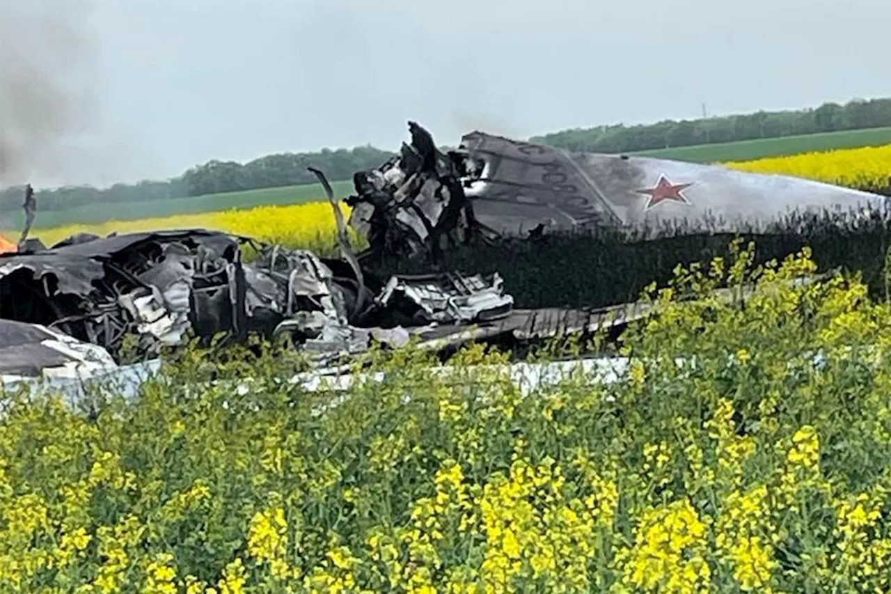 Двое летчиков упавшего в Ставропольском крае самолета доставлены в больницу