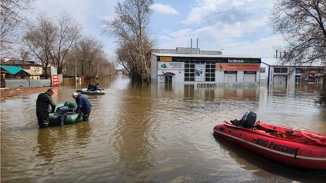 Более 400 домов в Оренбургской области за сутки освободились от воды