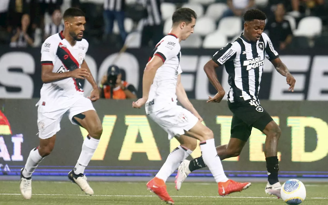 Botafogo evolui em terceiro jogo de Artur Jorge, mas sofre além do necessário