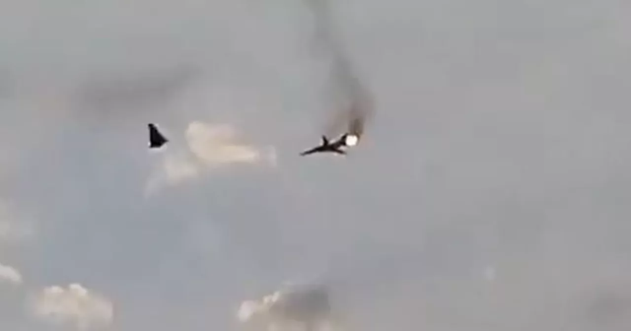 Kiev, &#034;abbattuto il bombardiere russo Tu-22M3&#034;: ecco il video del disastro