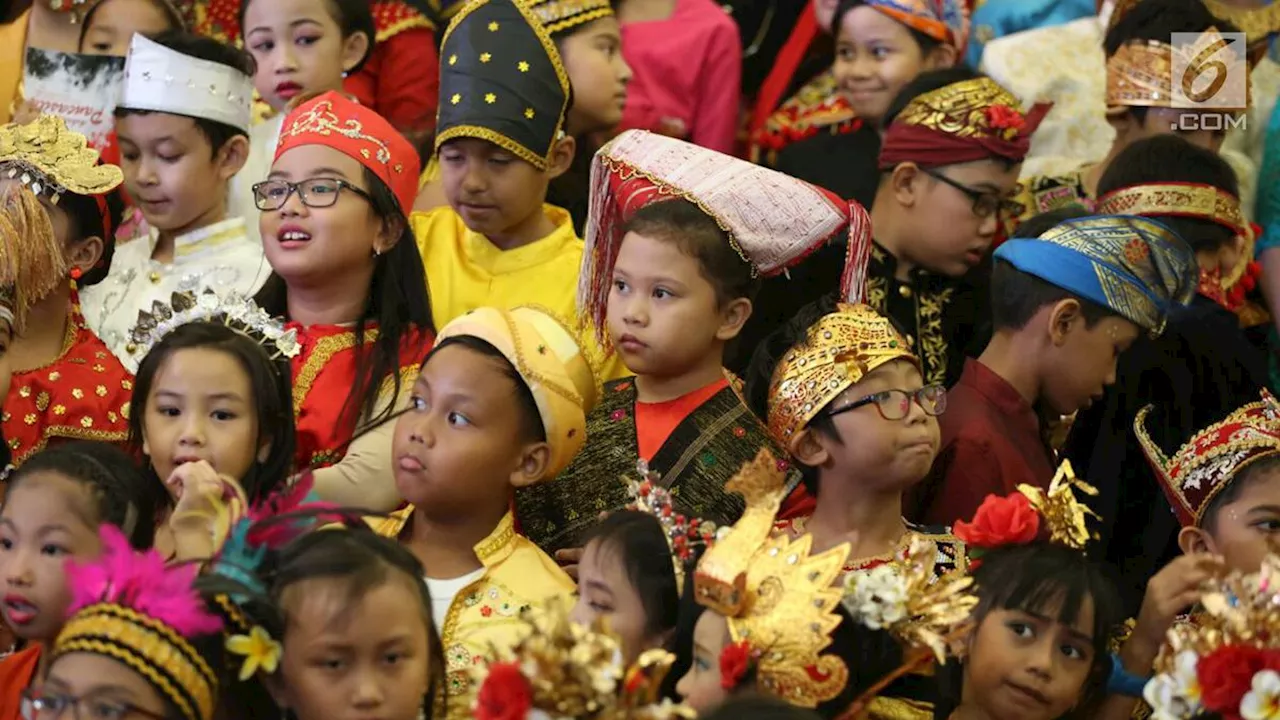 Macam-Macam Baju Adat Simpel untuk Inspirasi Seragam Sekolah