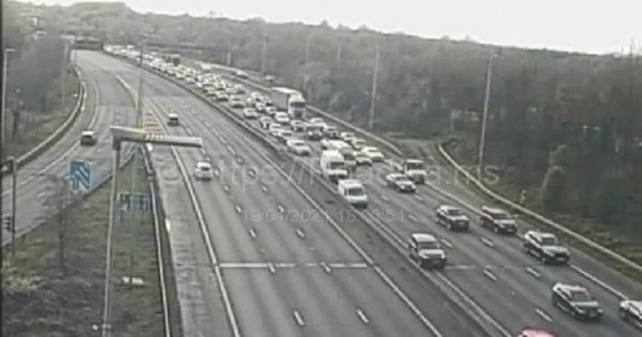 M60 traffic LIVE: Traffic stopped near Stockport due to 'police incident'