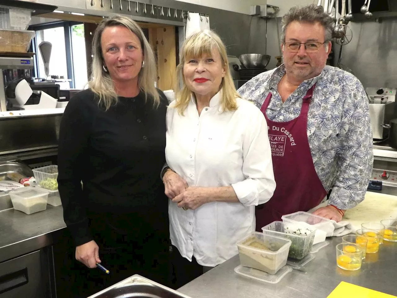 La cheffe étoilée Ghislaine Arabian est venue donner un coup de main dans un restaurant de Haute Gironde