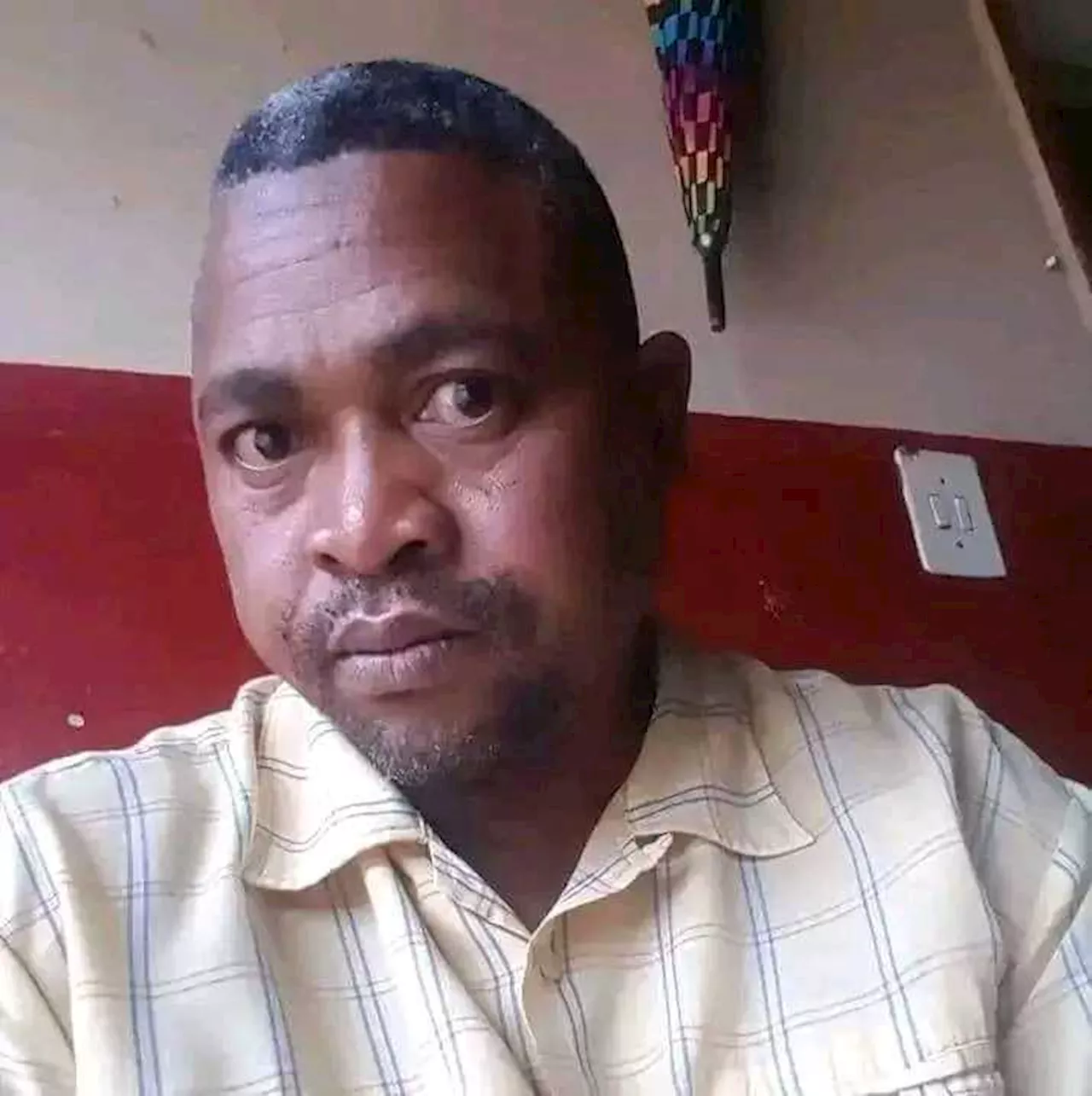 Bophelong Secondary teacher collapses and dies in school