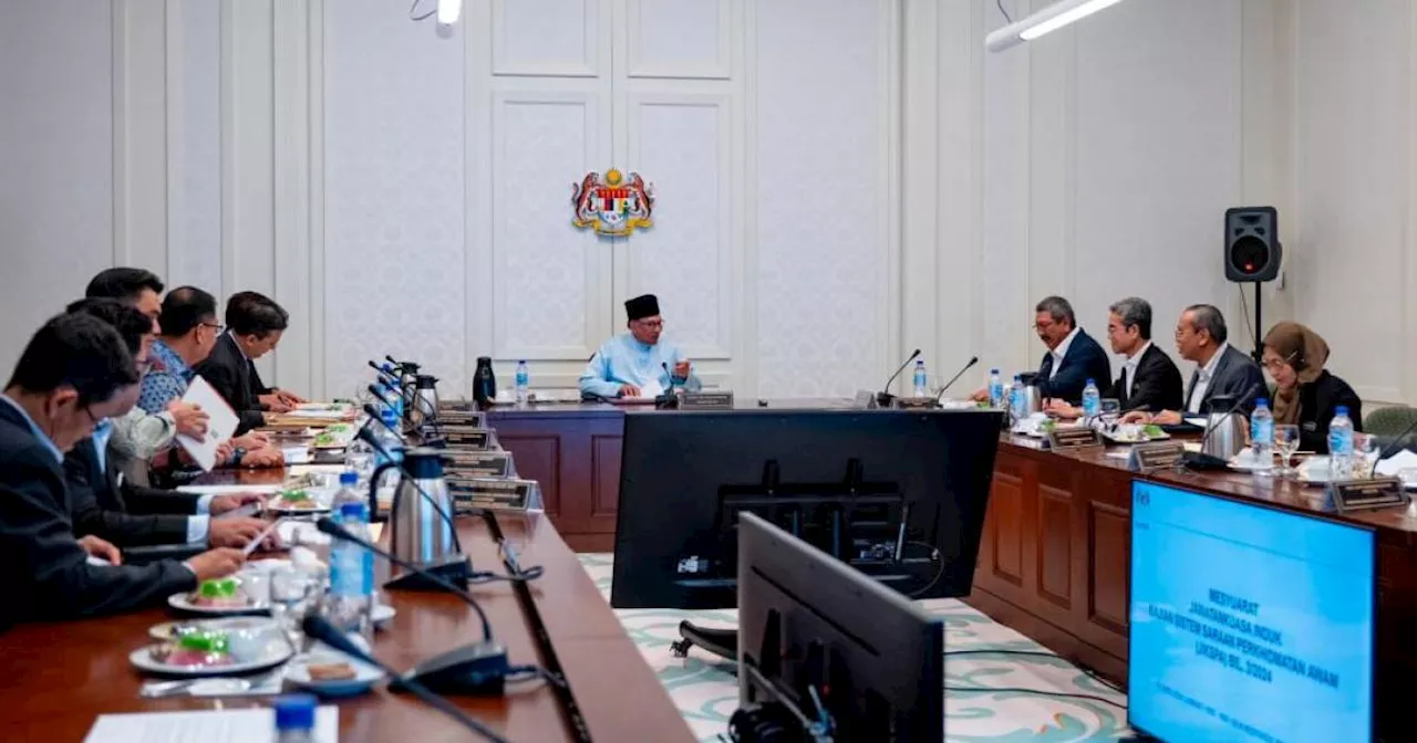 PM: Proposal to improve salary of civil servants to be announced at Labour Day gathering