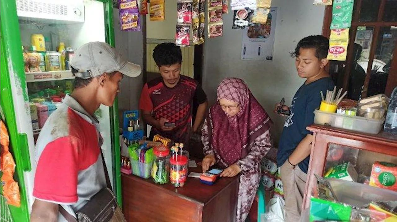 Mau Belajar Tanpa Henti, Ibu Rumah Tangga Agen BRILink Sukses Jadi Wanita Berdikari di Usia Senja