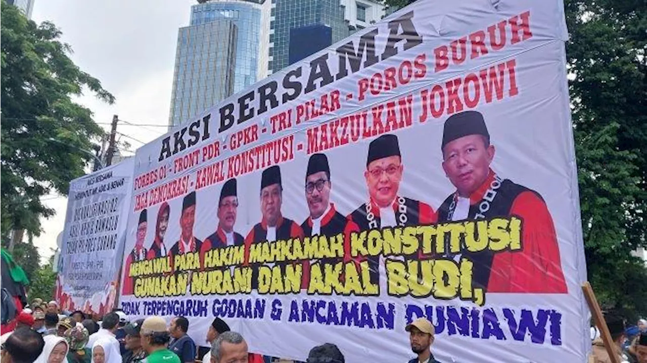 VIDEO Momen Ratusan Orang Demo di Patung Kuda: Aksi Damai Pendukung Prabowo-Gibran Batal