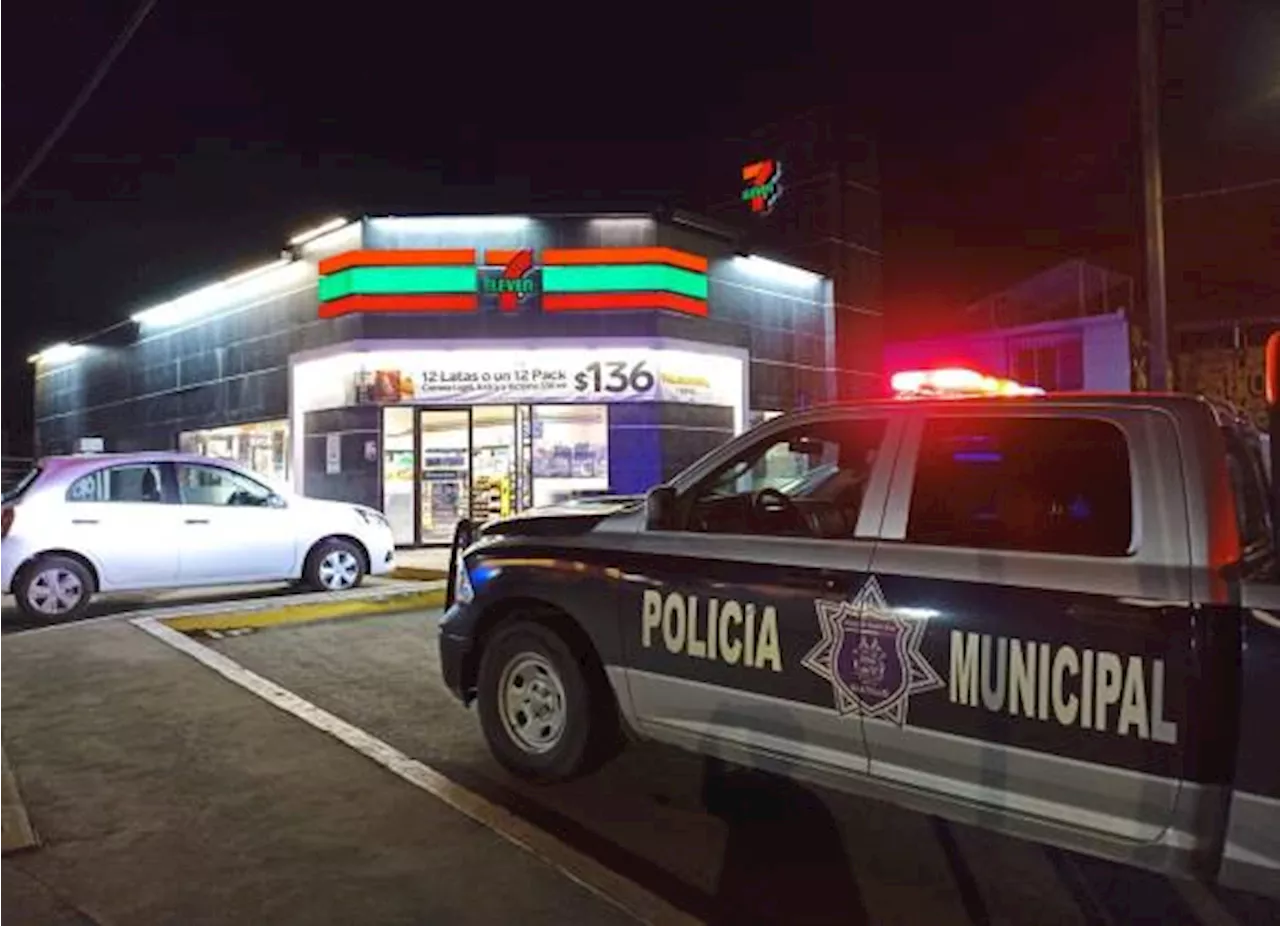 A punta de pistola, asaltan a cajera de Seven en la colonia Bugambilias de Saltillo