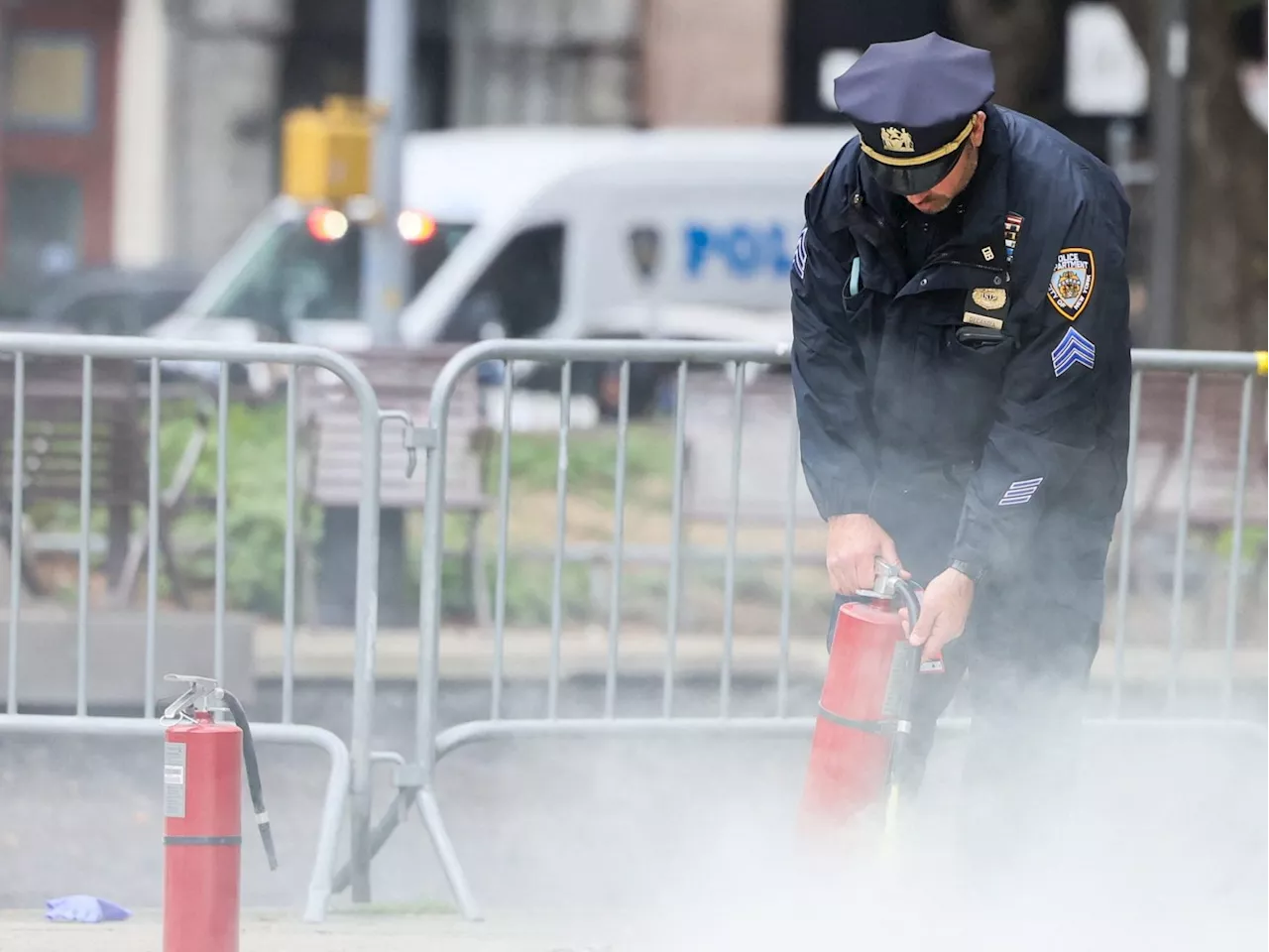 Trump-Prozess: Mann zündet sich vor New Yorker Gericht selbst an