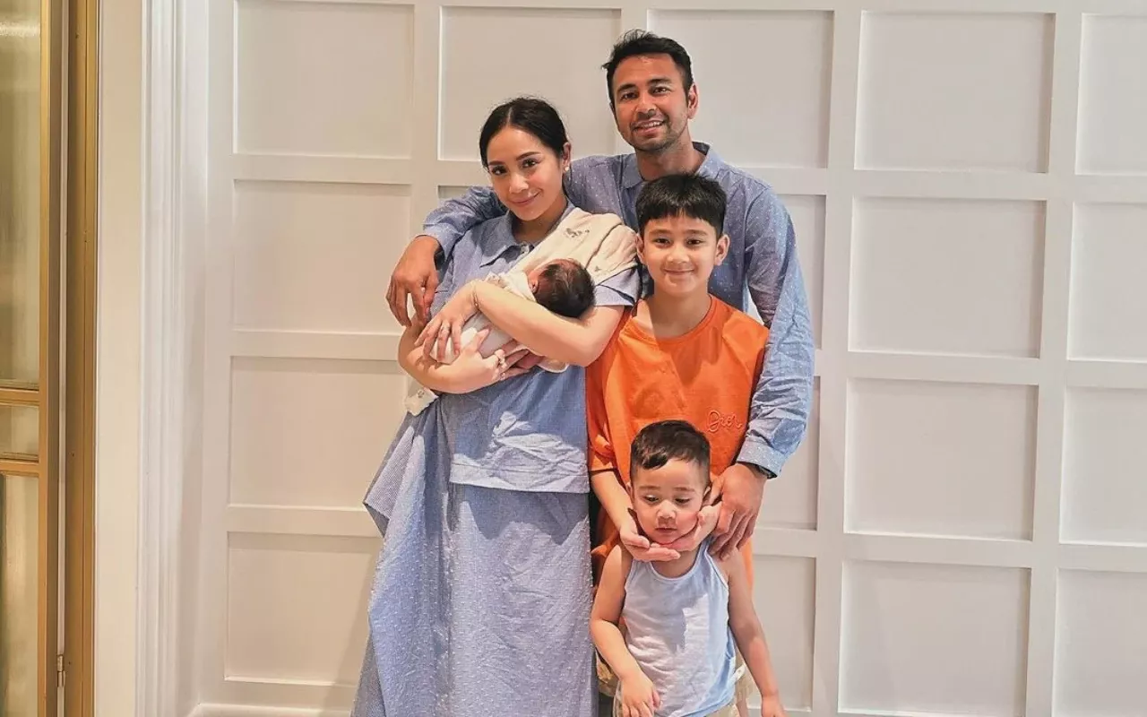 Nagita Slavina Dicurigai Hamil usai Raffi Ahmad Adopsi Baby Lily