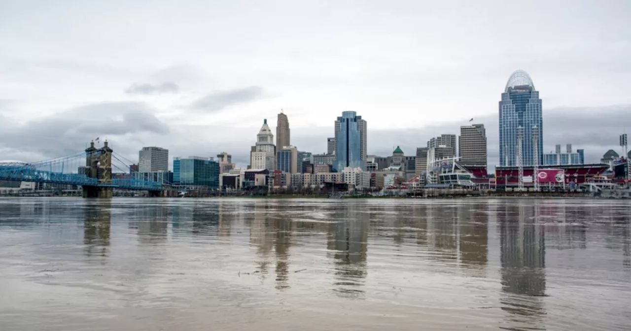 Tornadoes spotted as active severe weather day wakes Midwest