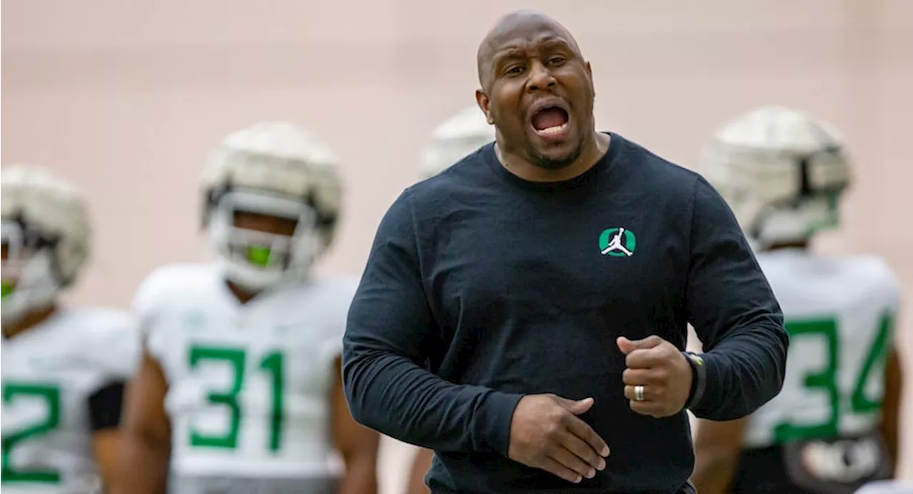 Ohio State Hires Oregon Running Backs Coach Carlos Locklyn to Replace Tony Alford