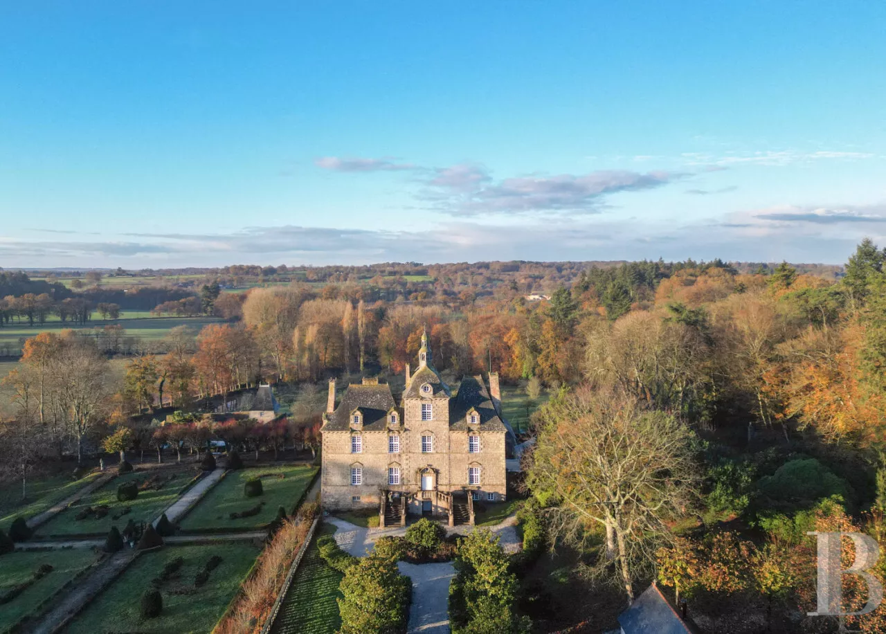 Un château du XVIIe siècle en vente près de Fougères