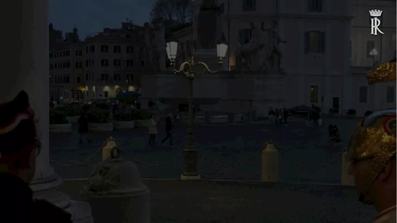 Quirinale, la fontana dei Dioscuri si illumina di blu