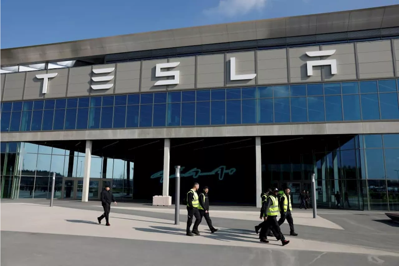 Tesla Q1 auto deliveries fall 8.5 pct, shares drop sharply