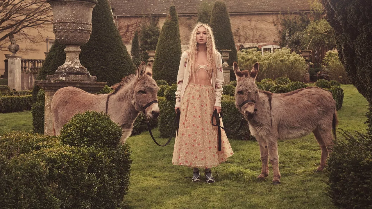 Lila Moss Models British Summertime Classics in Vogue