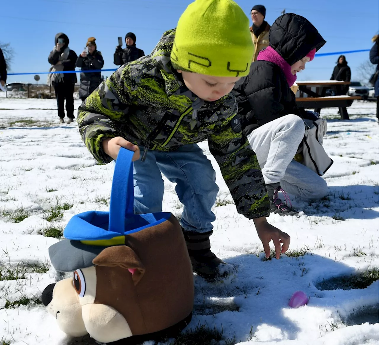 Annual Egg Hunt Draws 1,500 Children to Paulus Park in Lake Zurich