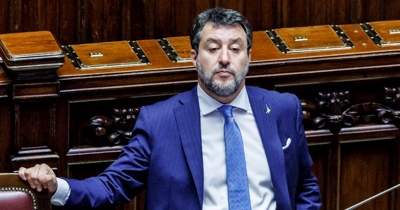 Lega, 21 dissidenti scrivono a Salvini: “Basta con Afd e Le Pen in Europa