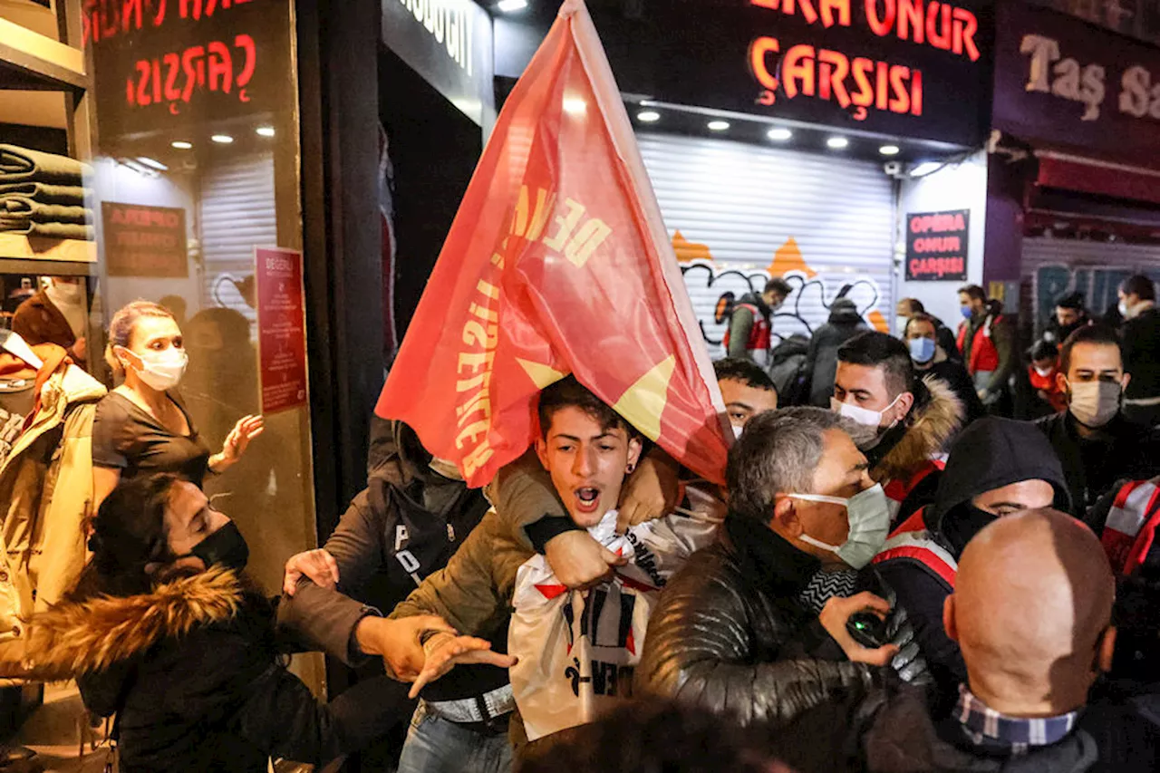 Турцию захлестнула волна массовых протестов