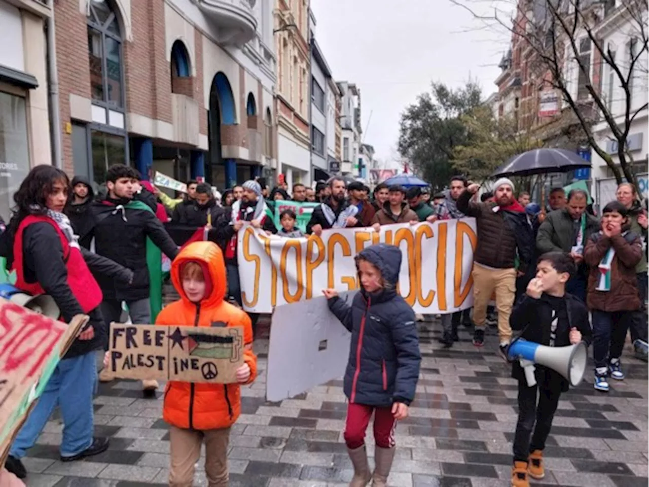 Mars voor Palestina trekt door stadscentrum: “We blijven op straat komen tot Israël stopt met bombardementen”