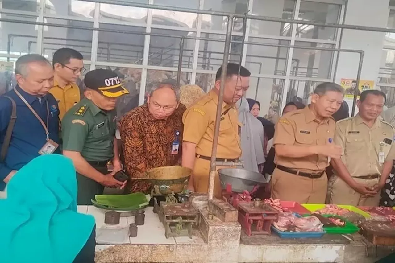 Pemkot Tegal Sidak Pasar Kejambon, Ini Harga Bahan Pokok yang Mengalami Kenaikan dan Penurunan