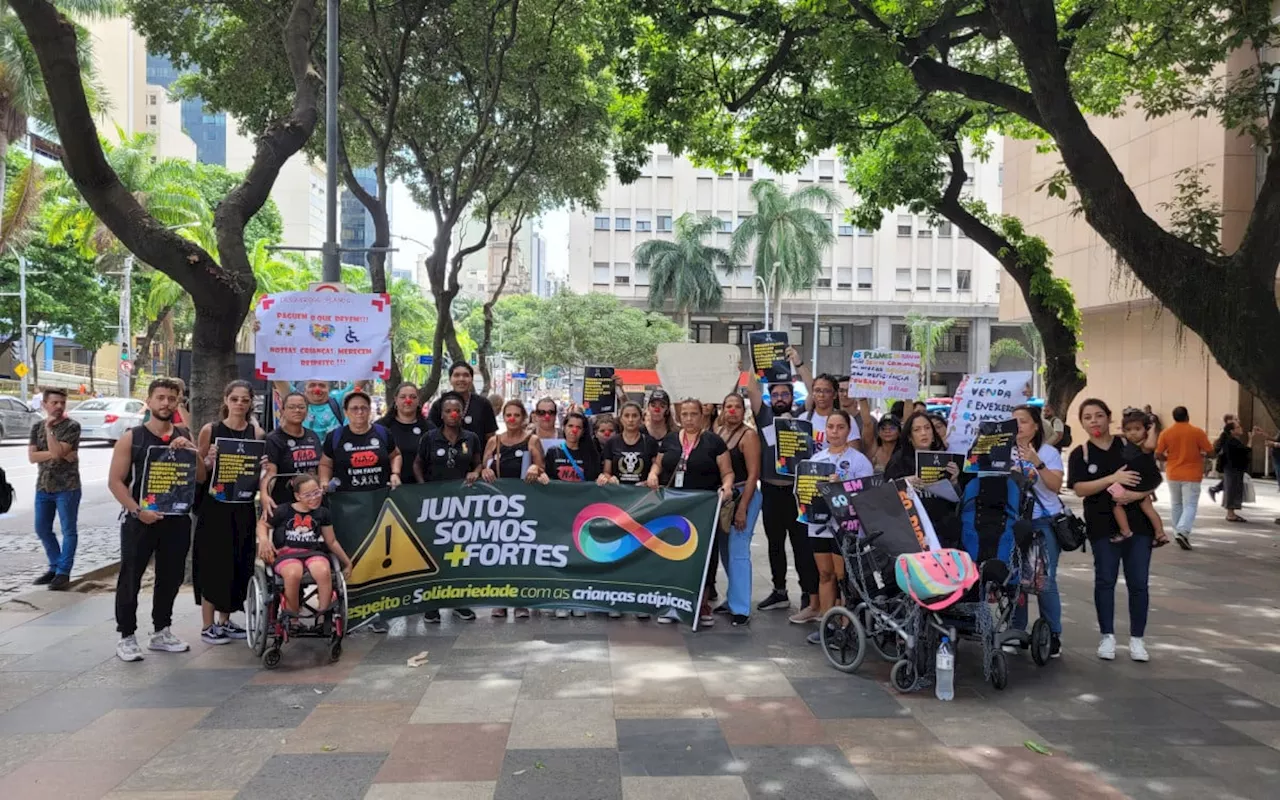 Mães de crianças e jovens com autismo cobram cumprimento de liminares por planos de saúde