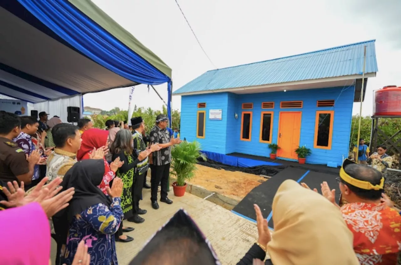 Bangun Rumah Layak Huni di Guntung & Loktuan, Pupuk Kaltim Salurkan Rp630 Juta