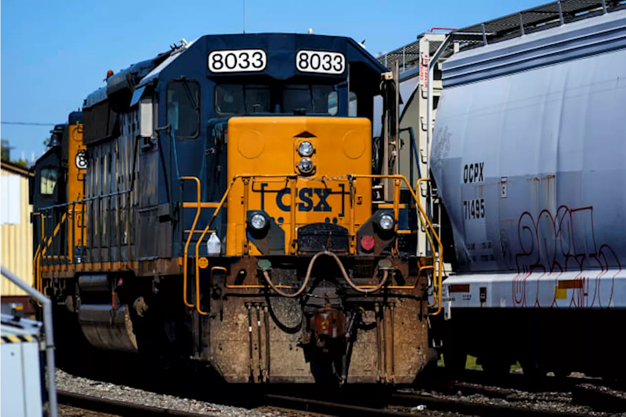 Freight railroads must keep 2-person crews, according to new federal rule