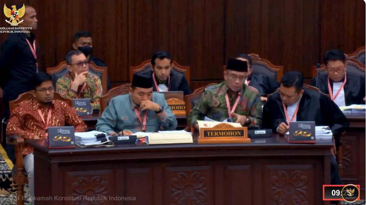 Ketua MK Tegur Ketua KPU Hasyim Asy'ari: Semangat Sedikit Pak, Jangan Terlalu Santai