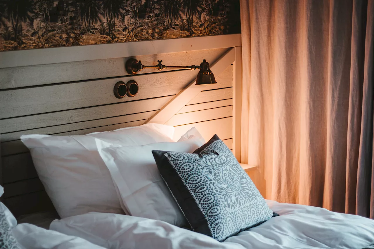 Irregular Sleep and Late Bedtimes Associated with Worse Grades for High School Students