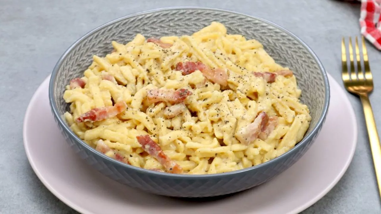 Einfaches Rezept: Spätzle Carbonara (mit Ei und Speck)