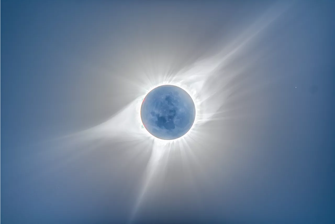 Will the solar eclipse still be visible if it's rainy or cloudy in Chicago area?