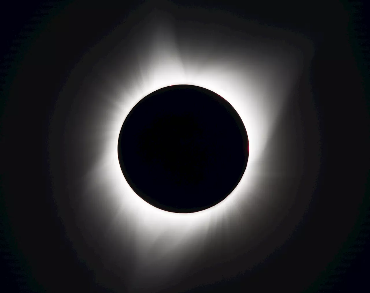 Astrophysicists to Study Sun's Corona During Eclipse