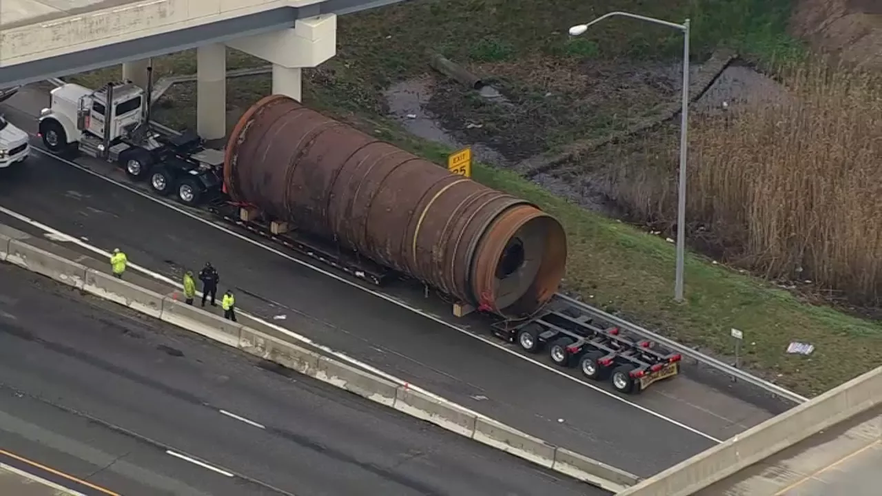 I-95 northbound shut down for several days after truck strikes bridge, officials say