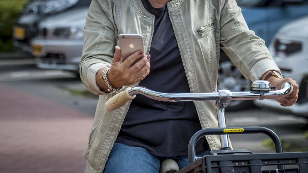 Fietsers en automobilisten gamen en vergaderen steeds vaker onderweg