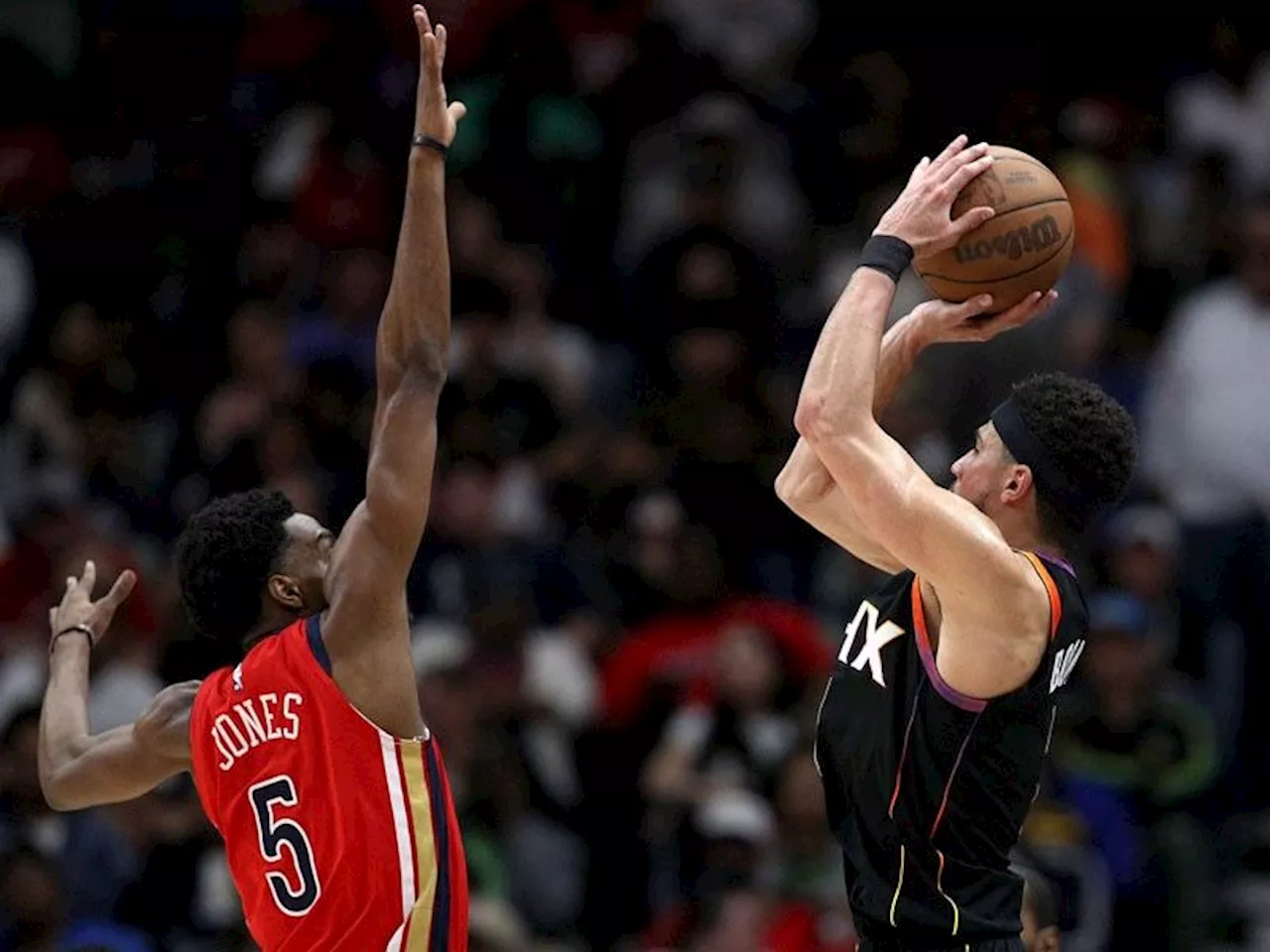 Booker explodes for 52 points as Suns scorch Pelicans