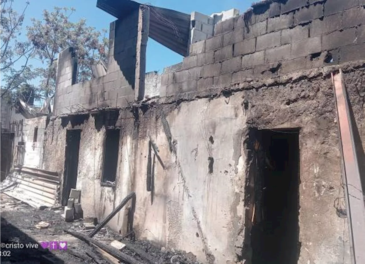 Hombre de 51 años busca reconstruir su hogar en Saltillo; incendio dejó el domicilio en cenizas