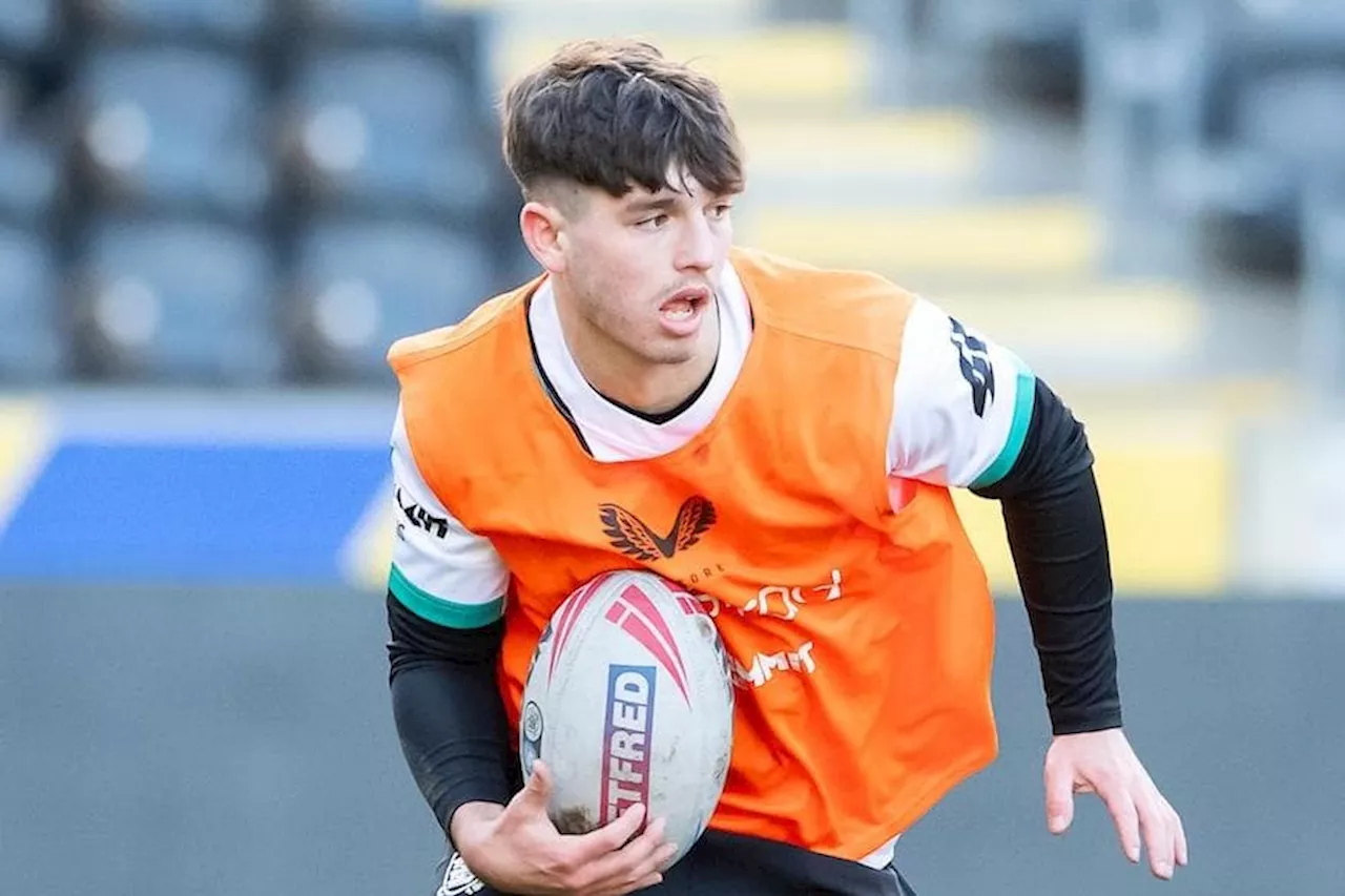 Hull FC coach Tony Smith prepared to play waiting game over 'precocious talent' Jack Charles