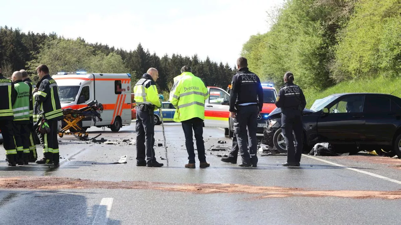 Ein Toter bei Unfall auf Bundesstraße 523