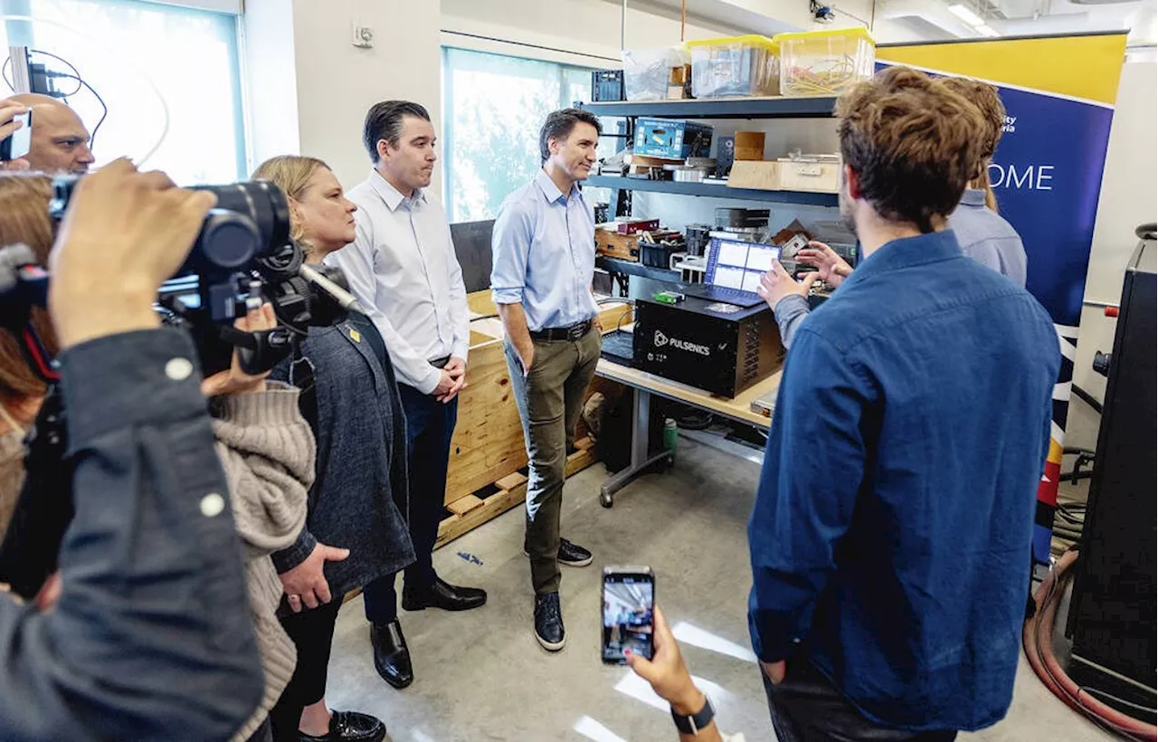 Trudeau visits UVic to tout funding for science, supports for students