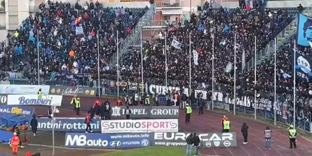 Napoli sotto la curva a fine partita: il confronto con i tifosi ad Empoli