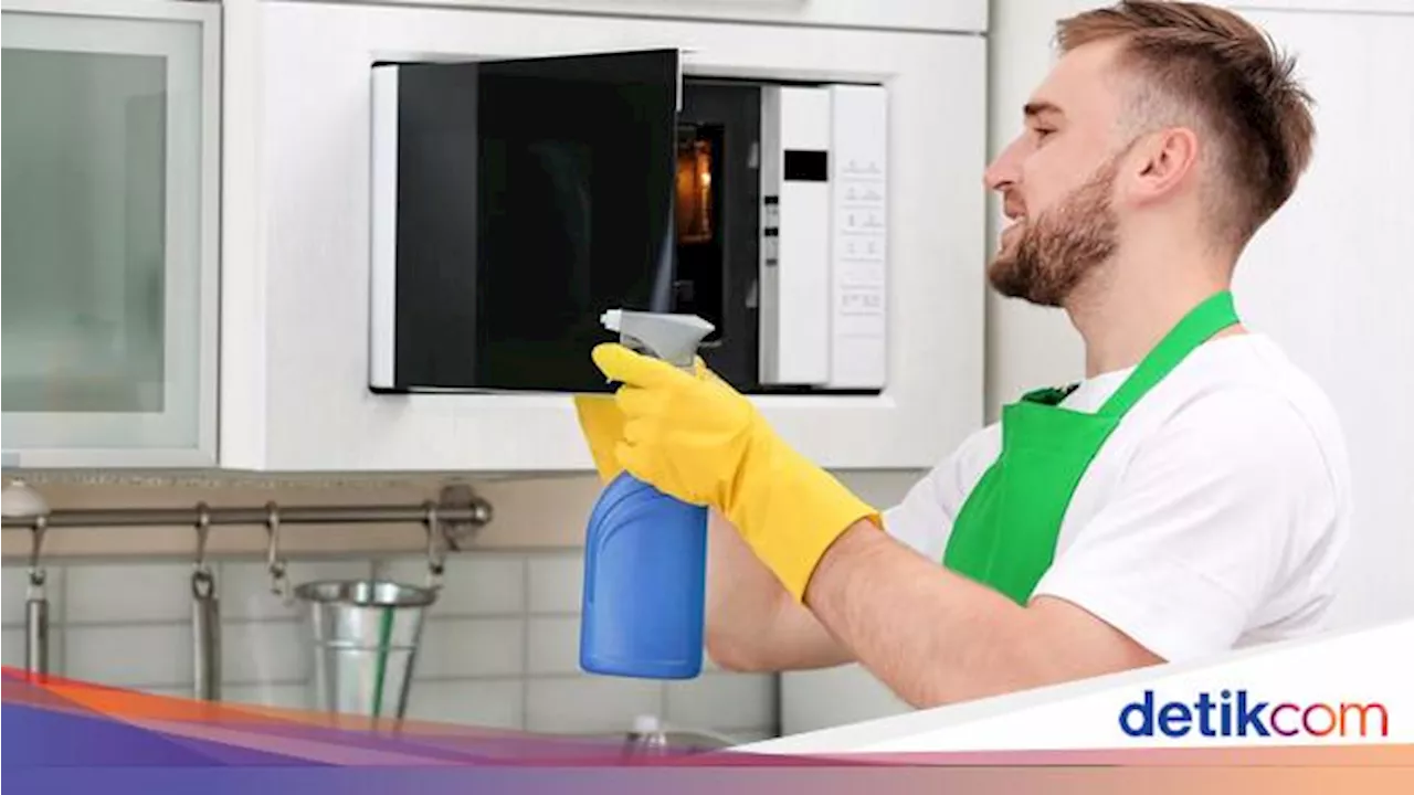 7 Langkah Mudah Bersihkan Microwave di Dapur