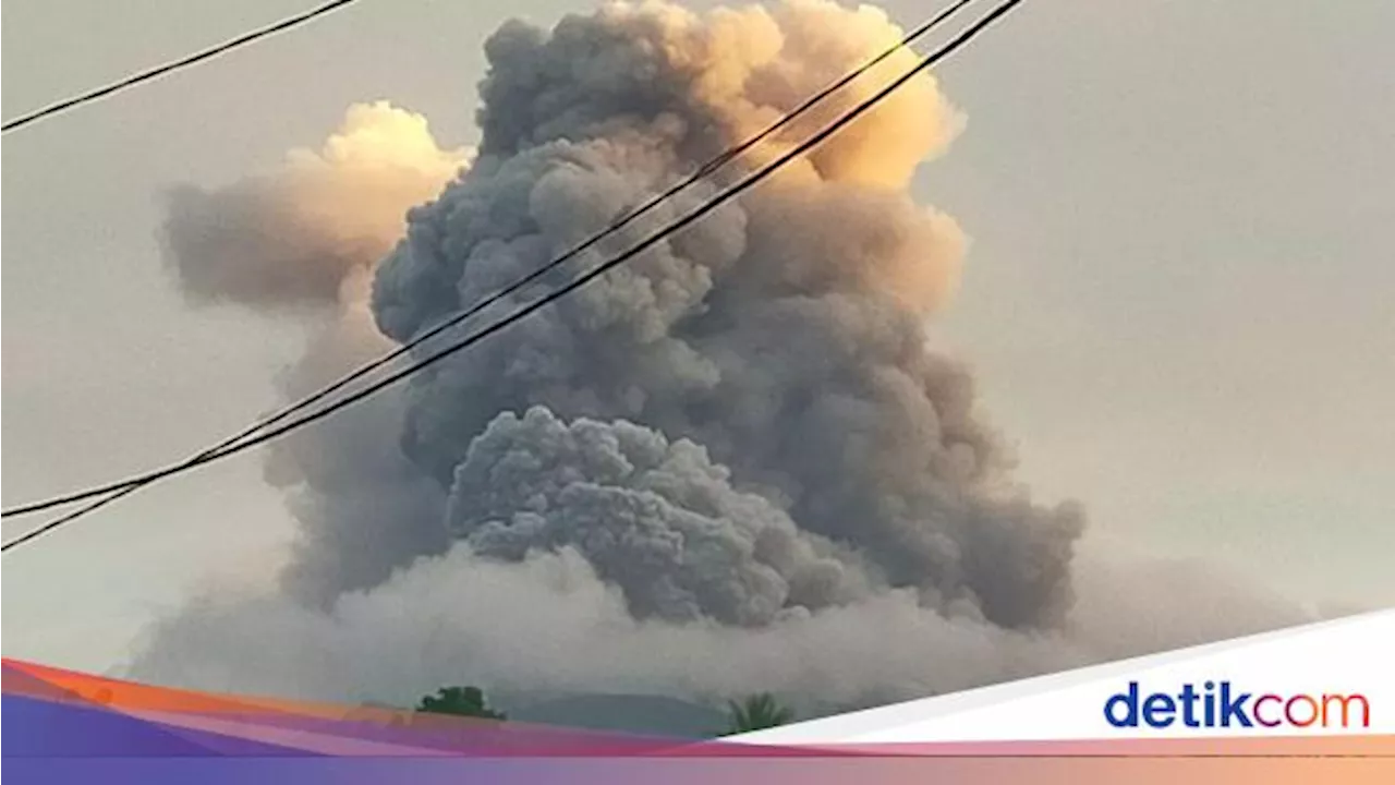 BMKG: Erupsi Gunung Ruang Pengaruhi Penerbangan, Bisa Rusak Badan Pesawat