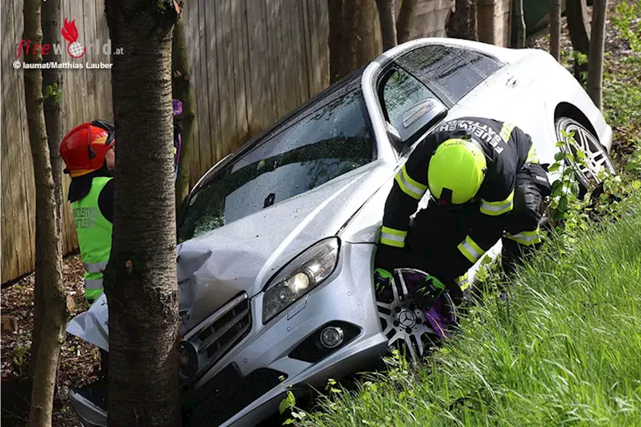 Oö: Auto bei heftigem Graupelschauer in Sattledt gegen Baum gekracht