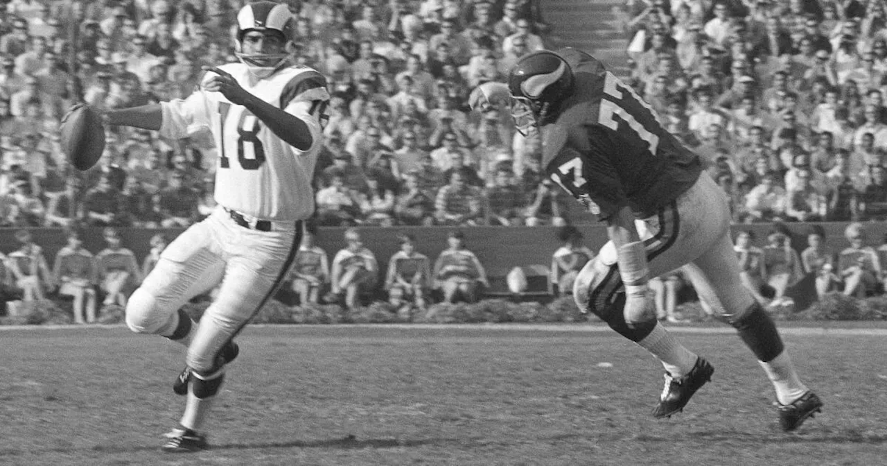 Roman Gabriel, legendary Rams quarterback who shattered team records, dies at 83