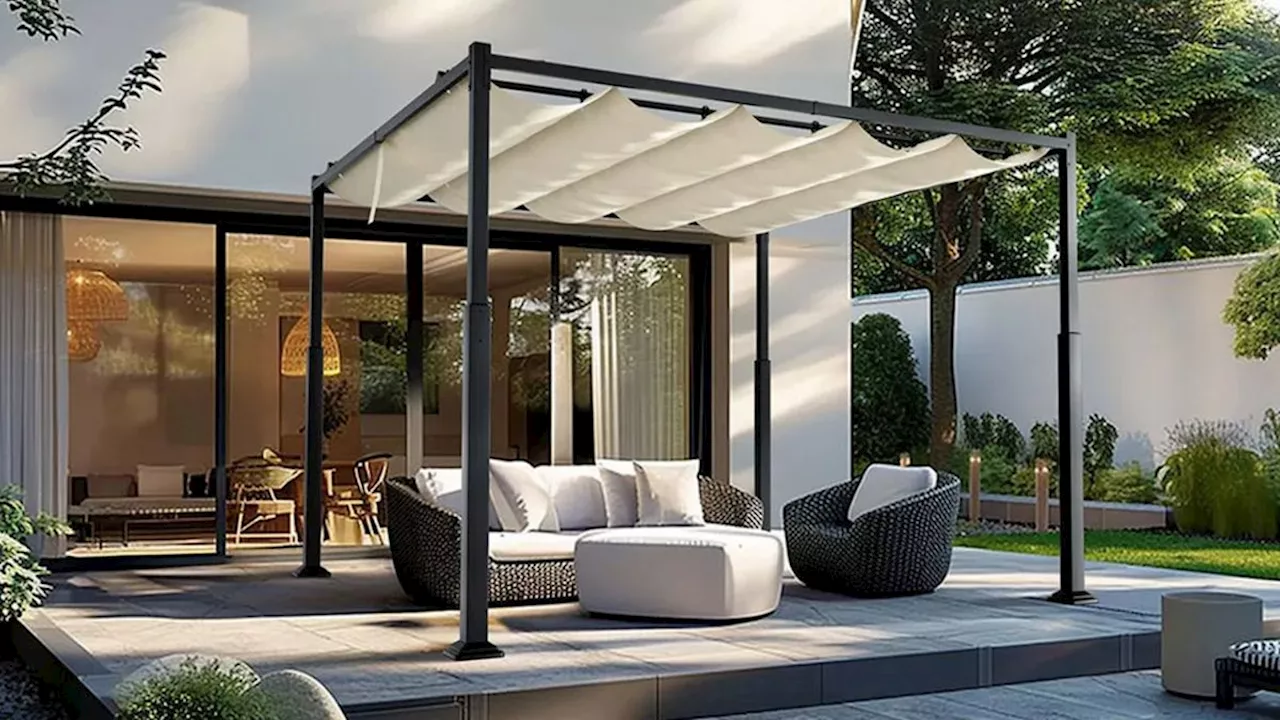 Avec le retour des beaux jours, comment résister à cette offre dingue sur cette pergola rétractable ?