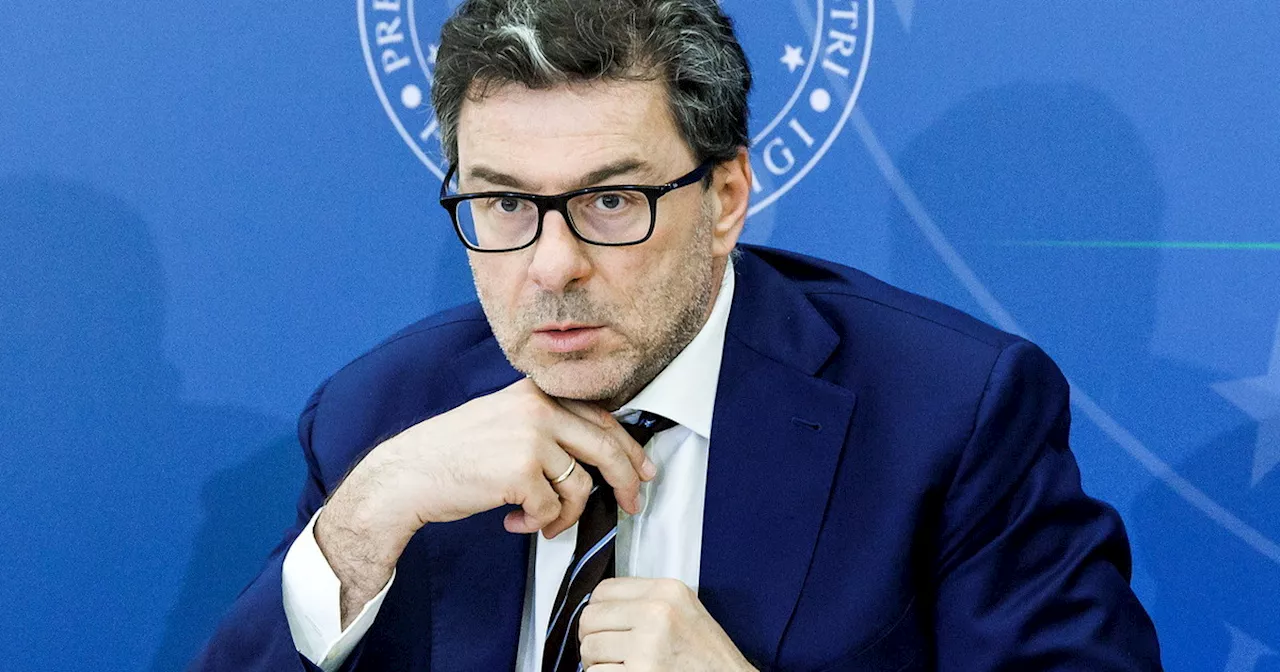 Superbonus, la mossa salva-conti di Giorgetti: &#034;Detrazioni spalmate su 10 anni&#034;