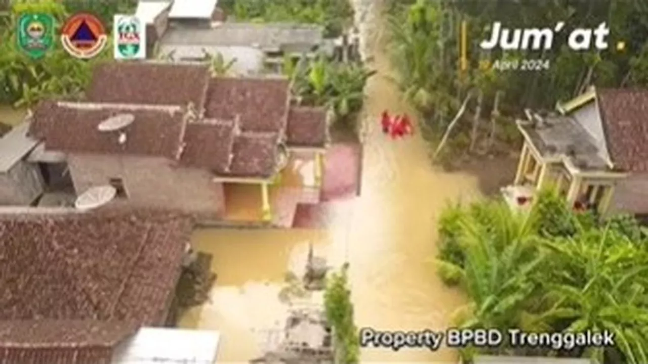 541 Rumah di Trenggalek Terdampak Banjir dan Longsor, Sekolah di Desa Munjungan Diliburkan