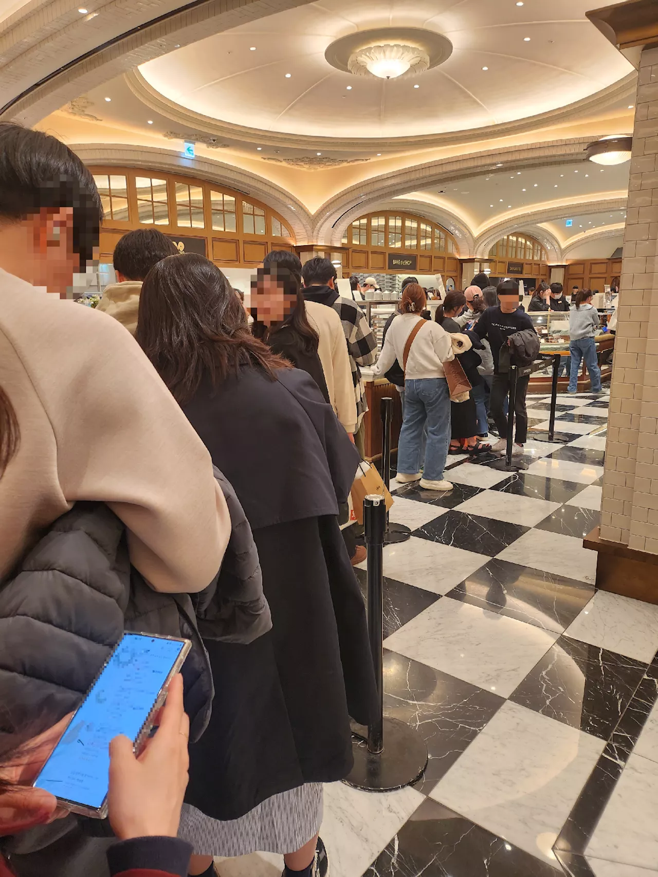 “성수동 소금빵, 강남서 터졌다”…디저트 핫플, 여기로 몰려온다