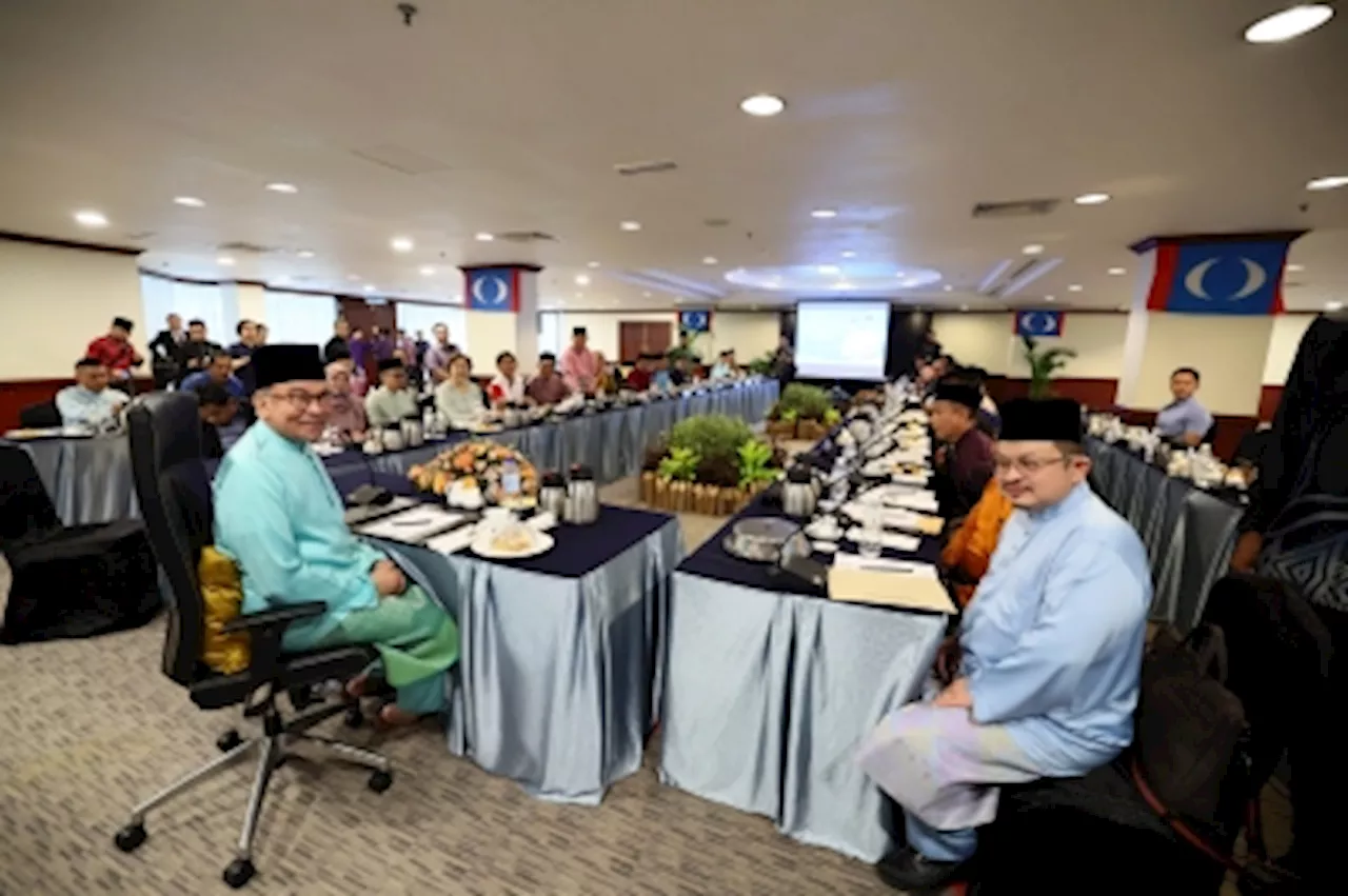 PM Anwar: Eradicating hardcore poverty, citizenship issue discussed with Sabah PKR State Leadership Council